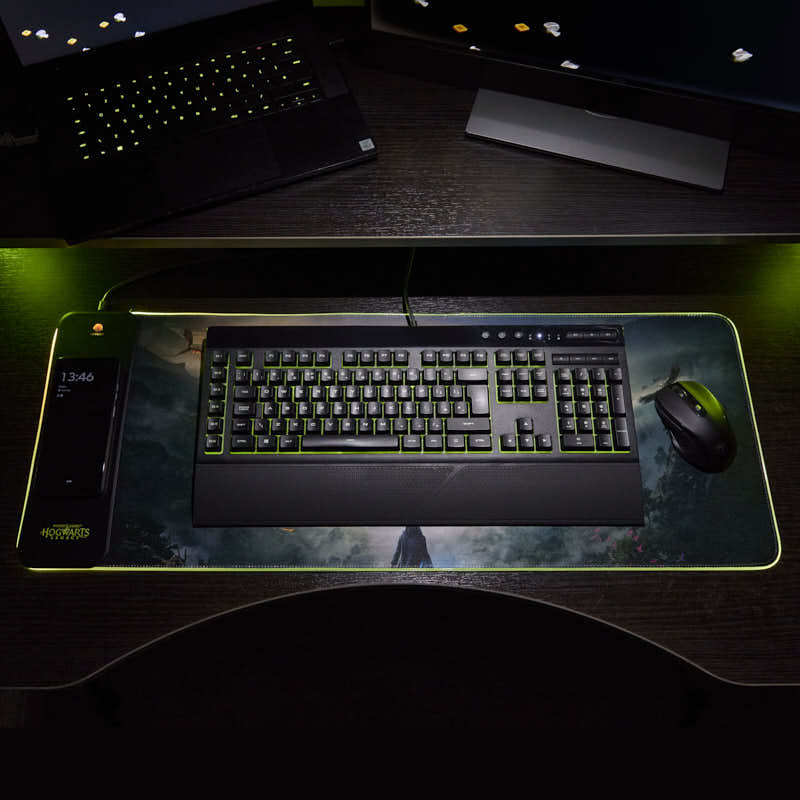 Hogwarts Legacy - Oversize Gaming Mat & Mobile Charger