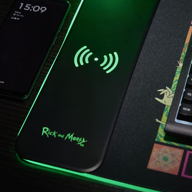 Rick and Morty - Oversize Gaming Mat & Mobile Charger