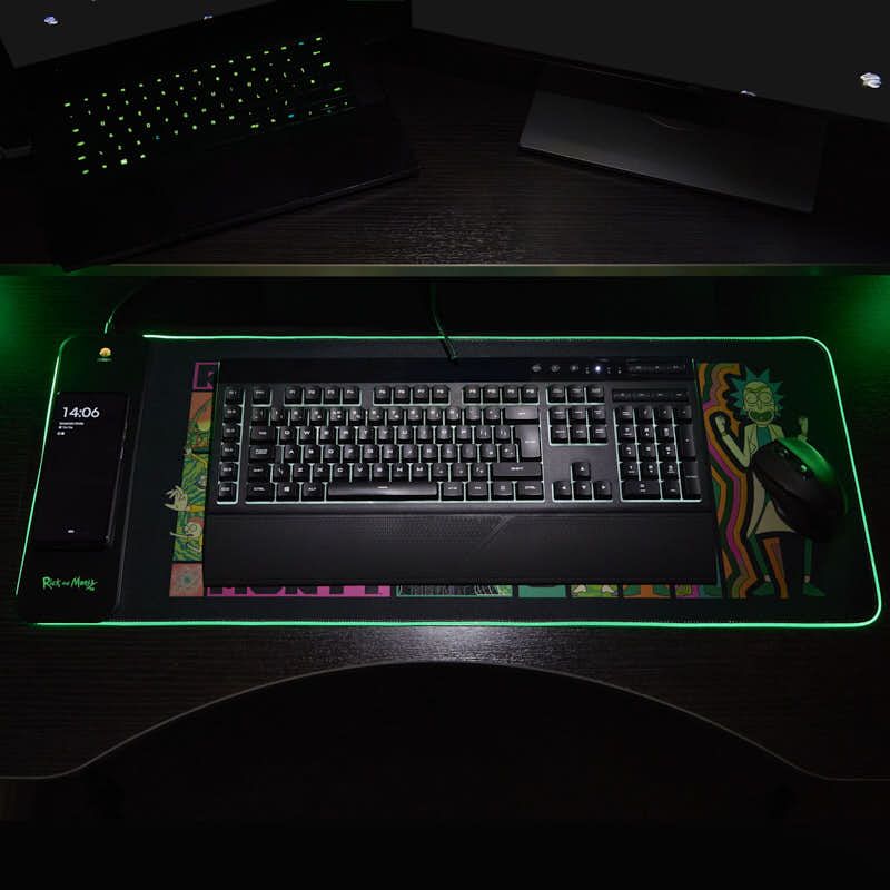 Rick and Morty - Oversize Gaming Mat & Mobile Charger