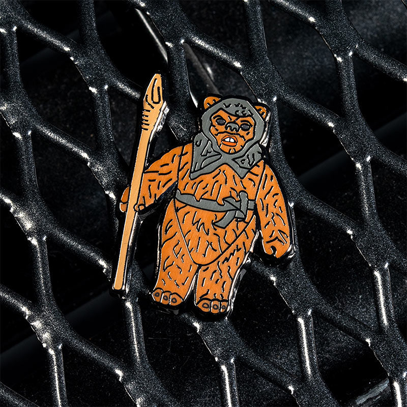 Pin Kings Star Wars Enamel Pin Badge Set 1.42 – R2-D2 (with pop-up Lightsaber) and Romba